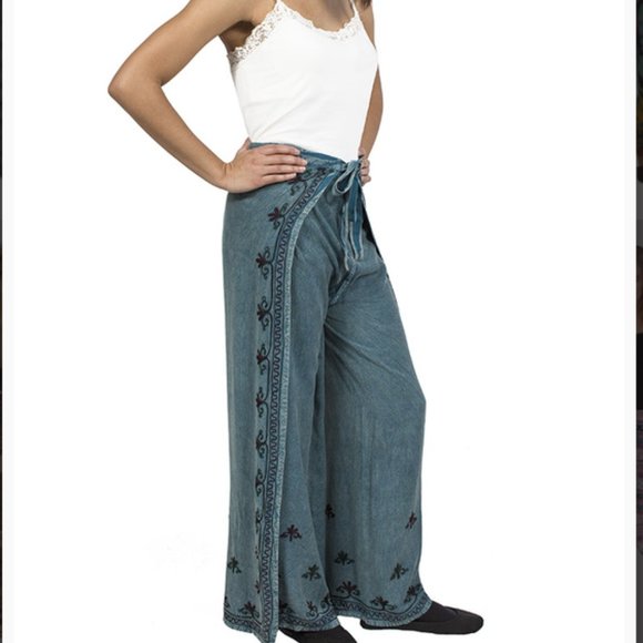 Vintage 2 piece wrap palazzo pants with Halter top Made in India 100% Rayon - Picture 2 of 10